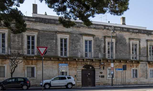 Ipogei, chiesette e stanze abitate dagli Alleati:  l'ottocentesco Palazzo Capitaneo di Palese